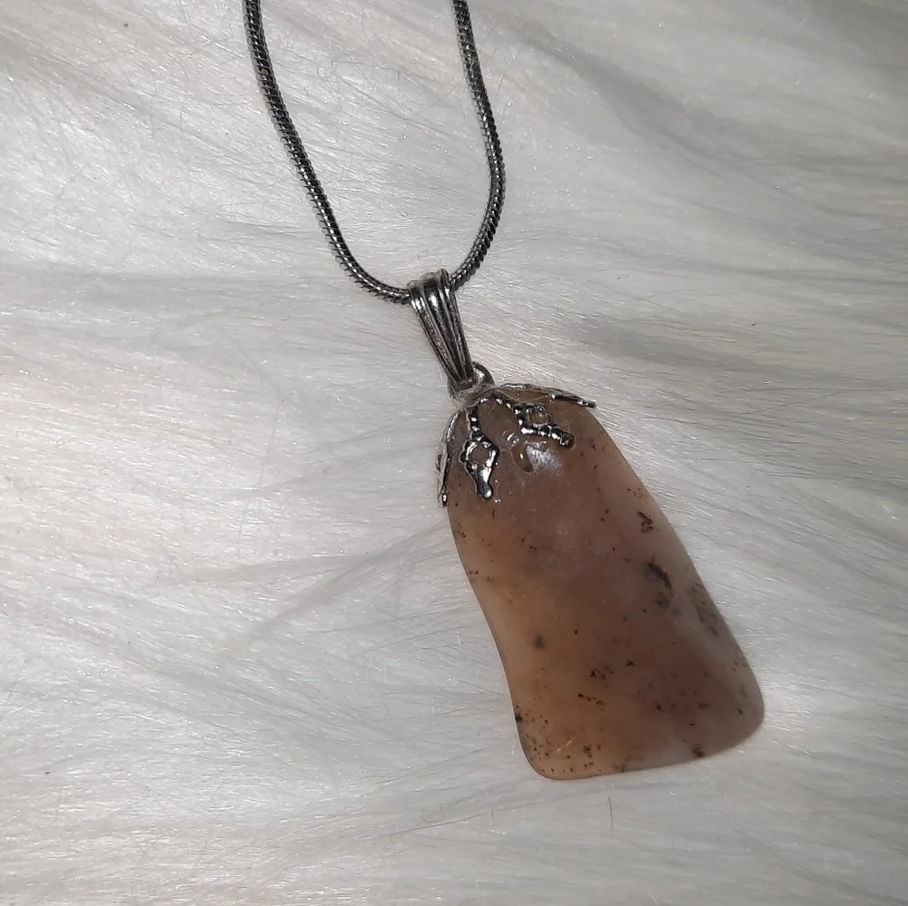 Agate pendant on silvertone choker snake chain 14in - Picture 4 of 9